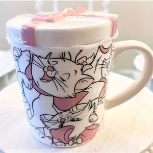 NWT Marie from Aristocats coffee cup with lid resembling a gift